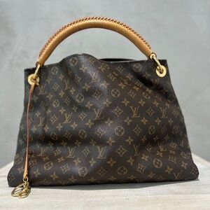 Louis Vuitton Artsy  Monogram Canvas GM -